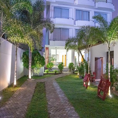 Marine Tourist Guest House At Negombo Beach Exterior foto